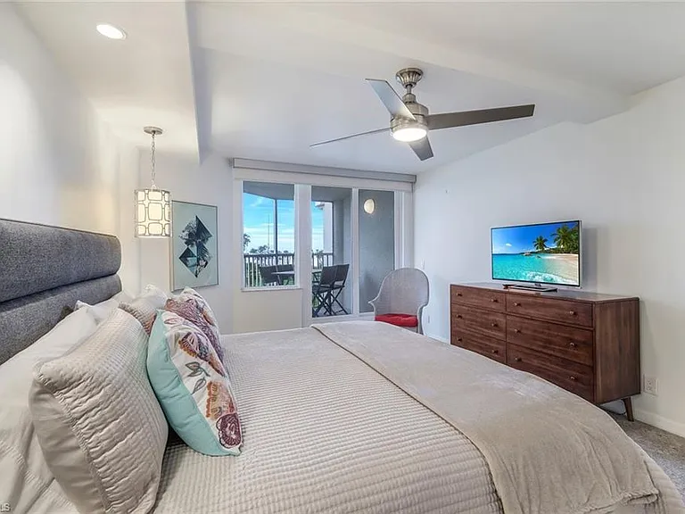 4041 Gulf Shore Blvd N #204 — Photo 16