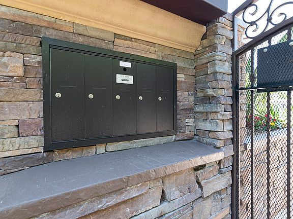 4th image of 1407 5th St #105