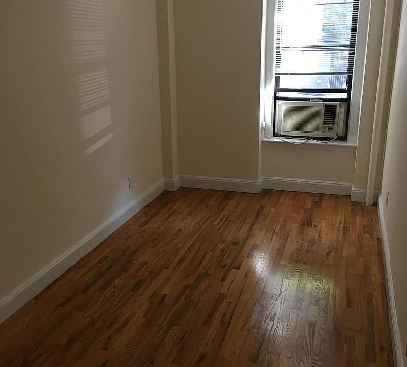 2nd image of 165 E 83rd St APT 5e