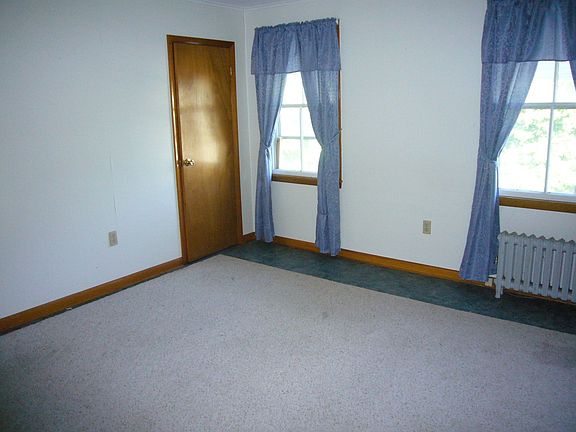 5th image of 35 Pearl St