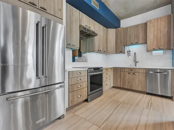 2275 Biscayne Blvd APT 804, Miami, FL 33137