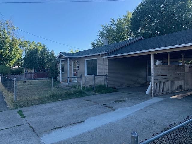 2nd image of 910 S Peach St