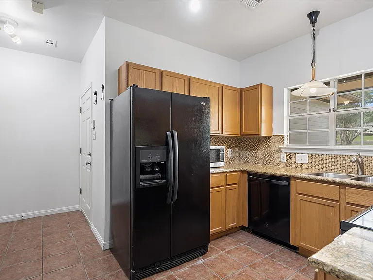 1301 S Quinlan Park Rd — Photo 12