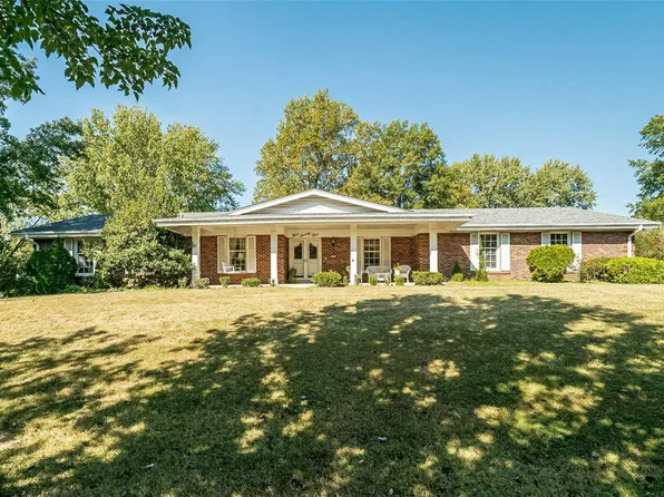 373 Laduemont Dr, Saint Louis, MO 63141
