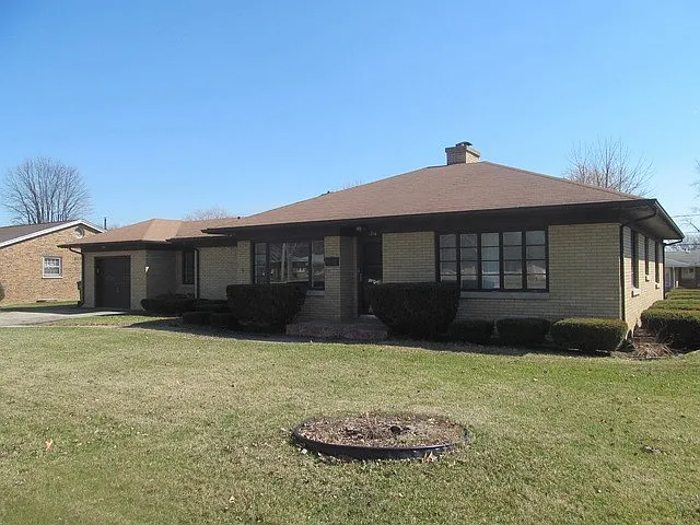 1746 Black Rd photo 1