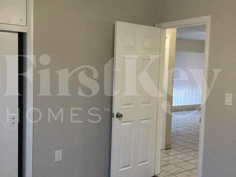 7925 Indigo St — Photo 10