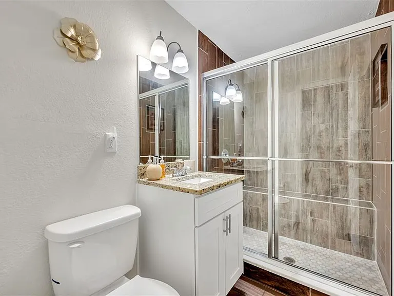 1221 Elinore Dr — Photo 16