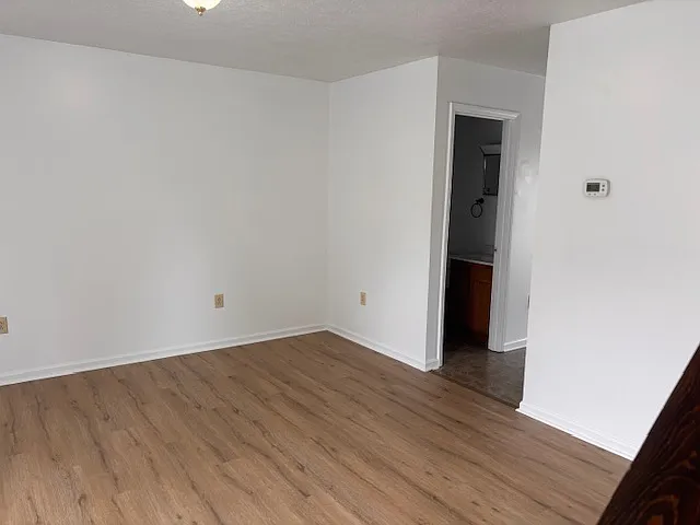 Building Photo - 5876 Mebane Ave #5