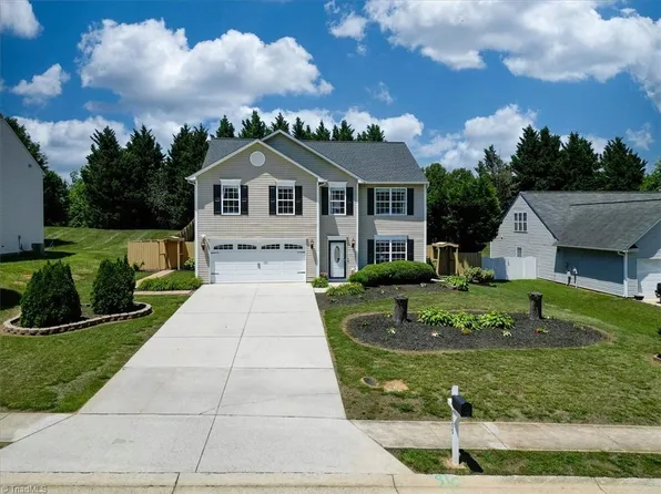 8009 Hill N Dale Dr, Kernersville, NC 27284