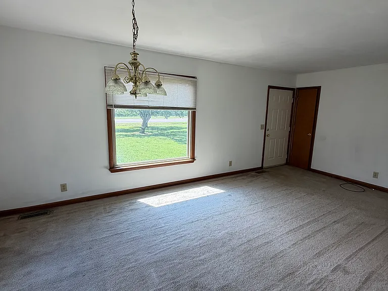 6318 Eatons Creek Rd — Photo 5