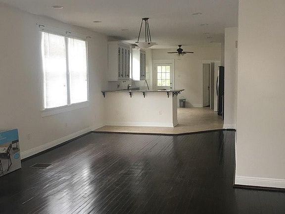 living room/dining