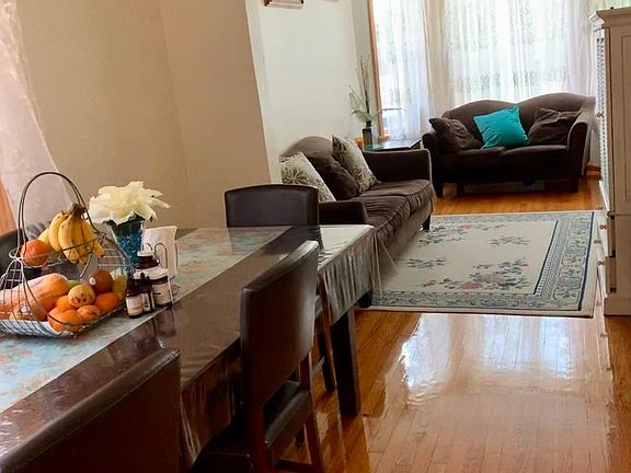4th image of 4111 N Sacramento Ave