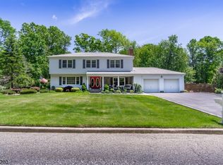 8 Ryan Ct, West Milford, NJ 07480