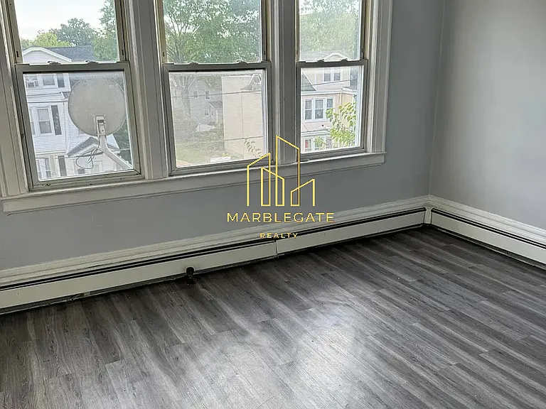 267-269 Goldsmith Ave #3AA — Photo 5