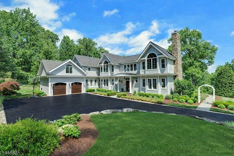 1st image of 80 Old Farm Rd