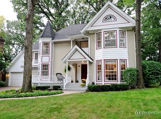 1250 Yorkshire Woods Ct, Wheaton, IL 60189