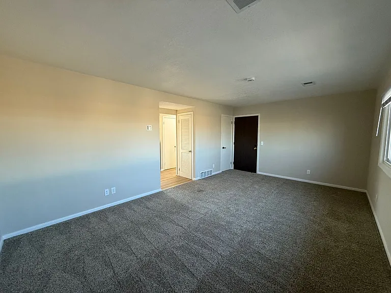2606 E Hennepin Ave — Photo 7