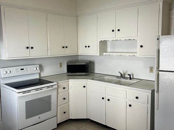 5th image of 906 Lincoln Ave