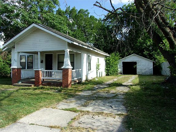 3rd image of 915 E Whittaker St
