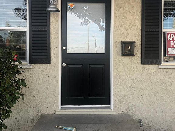 2nd image of 325 10th St APT A