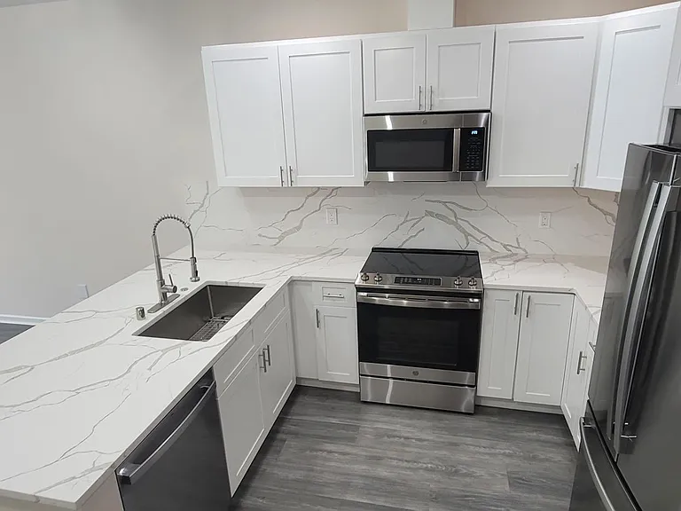 Main Place Apartments — Photo 13