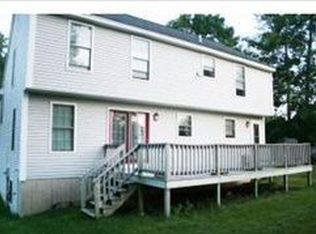 35 Lamprey Village Dr, Epping, NH 03042