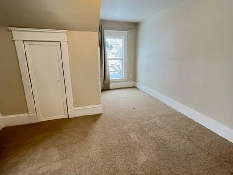 2211 Walnut St — Photo 7