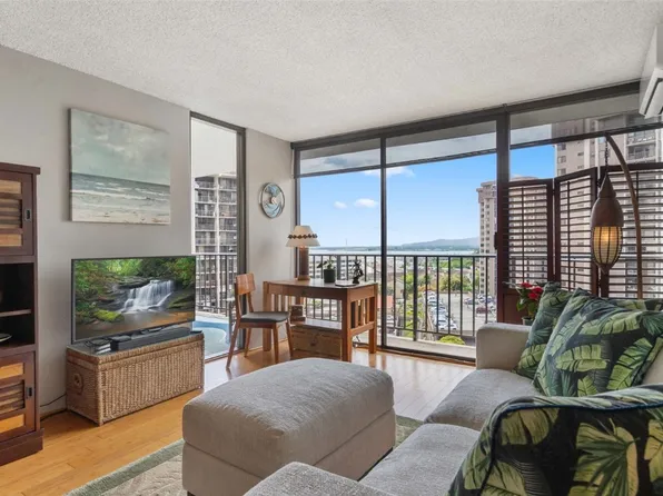 98-500 Koauka Loop APT 11K, Aiea, HI 96701