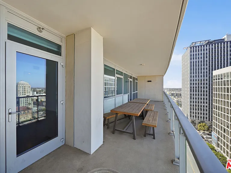 3785 Wilshire Blvd #1607 — Photo 29