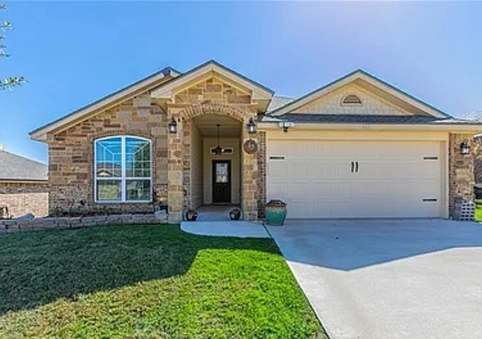 821 Kendra Dr, — Photo 1