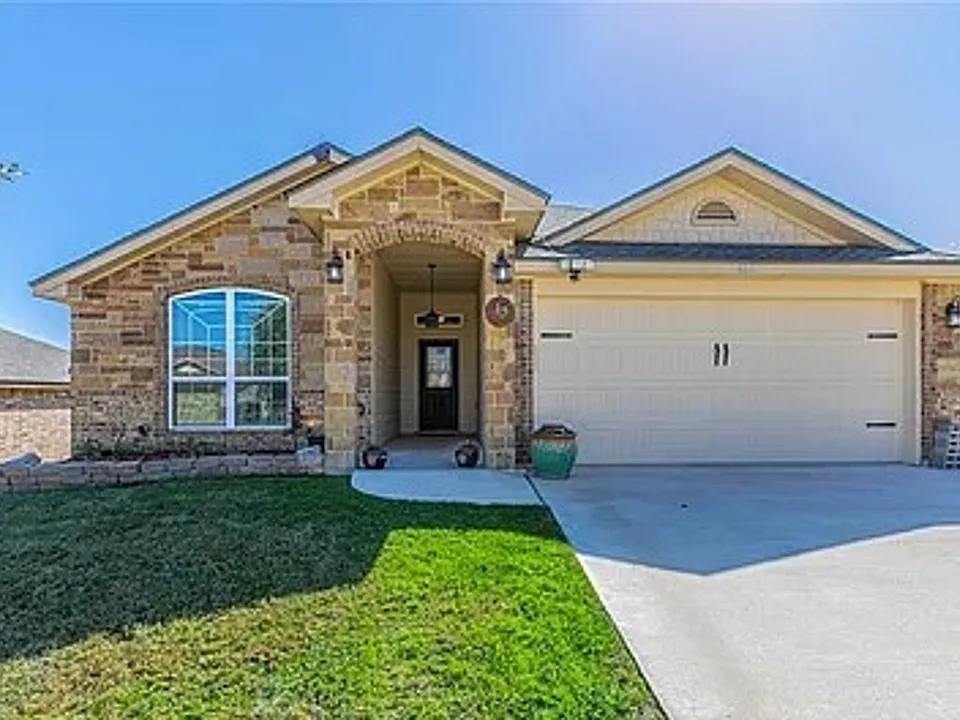 821 Kendra Dr