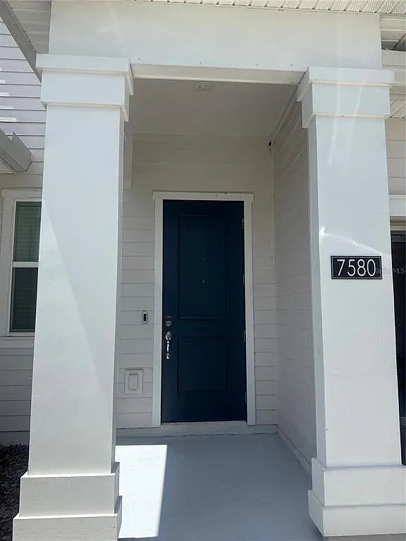 3 bed, 2.5 bath, 1820 sqft, $2,350 — Photo 2