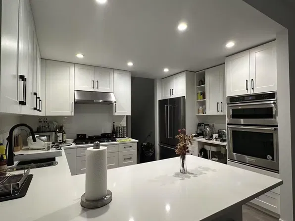 3868 Norfolk St #13, Burnaby, BC V5G 1E5