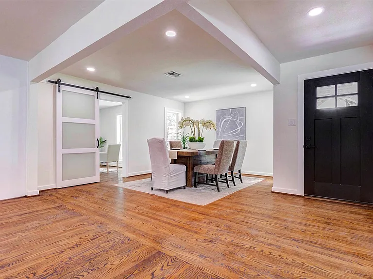 2731 Manila Ln — Photo 17