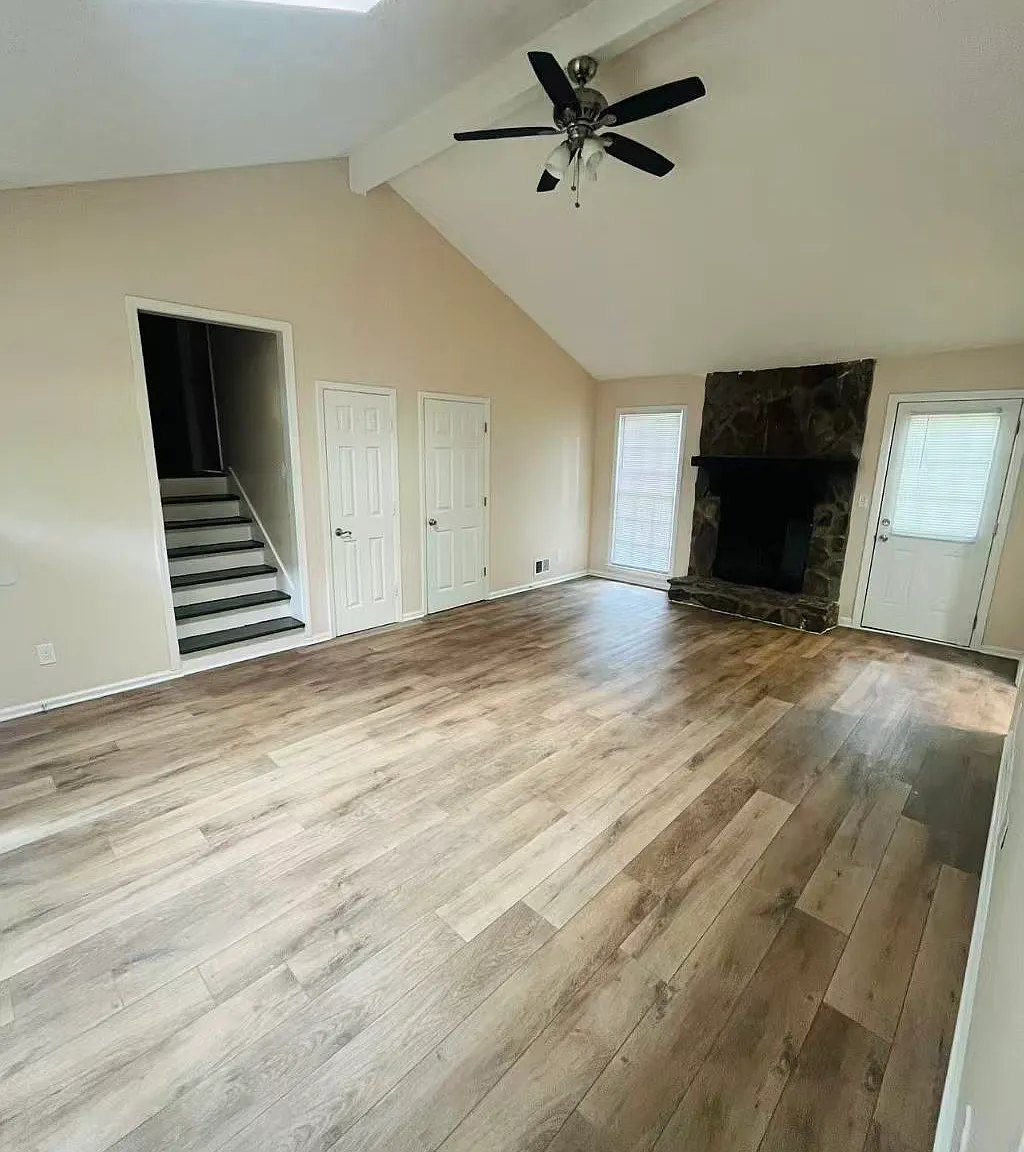4 bed, 1716 sqft, $2,100 — Photo 4