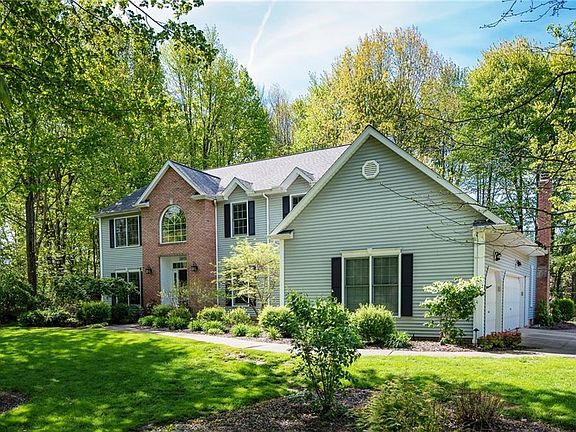 2nd image of 39150 Lochmoor Dr
