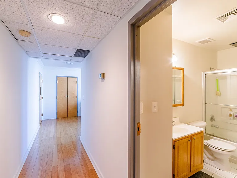 1939 Chestnut St #3B — Photo 8
