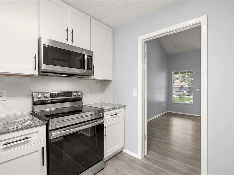 3257 Laurel Dale Dr — Photo 14