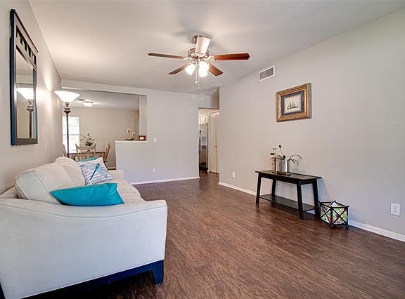 3rd image of 2211 Swansee Dr