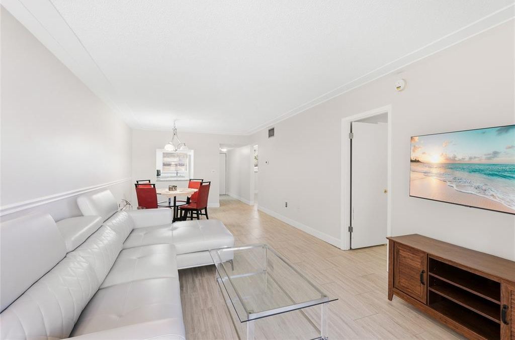2300 Stickney Point Rd APT 102, Sarasota, FL - View 5