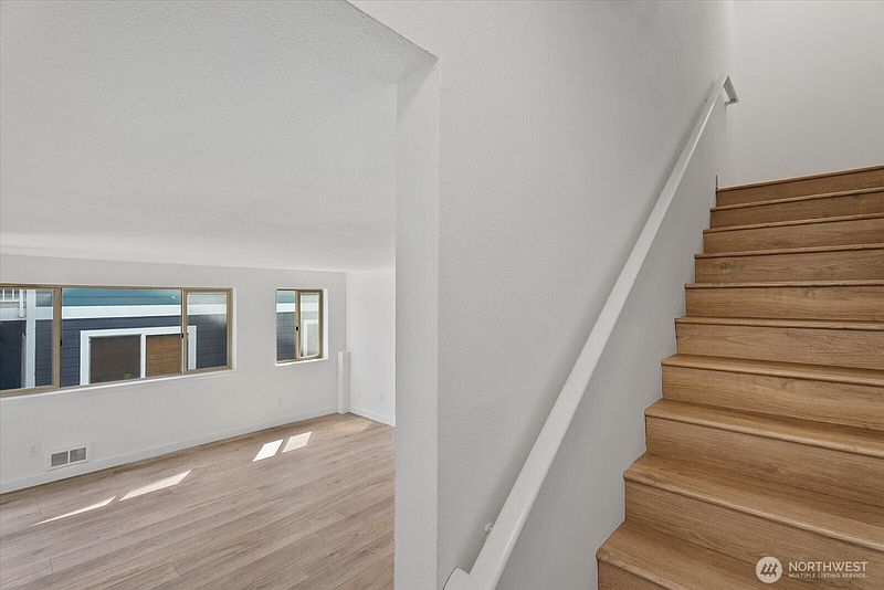 2nd image of 216 Broadway #3