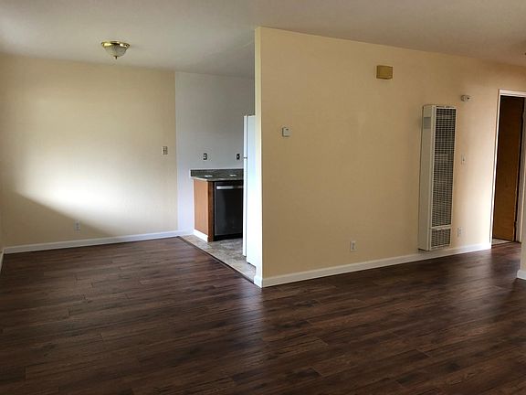 2nd image of 5903 Bayview Ave