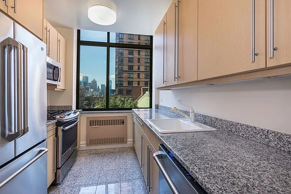Rented by Brown Harris Stevens | media 5