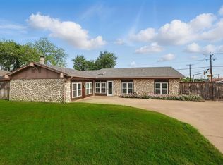 2000 Cliff Park, Edgecliff Village, TX 76134