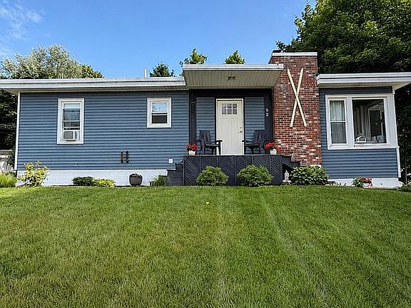 2nd image of 52 Maple St