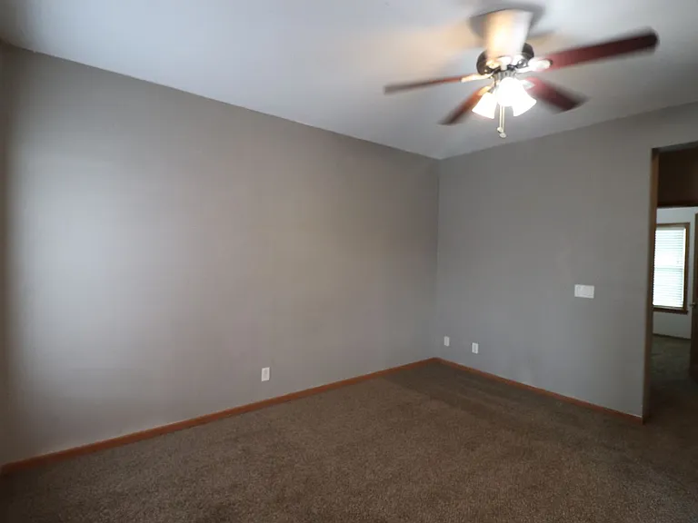 2116 Thompson Dr — Photo 17