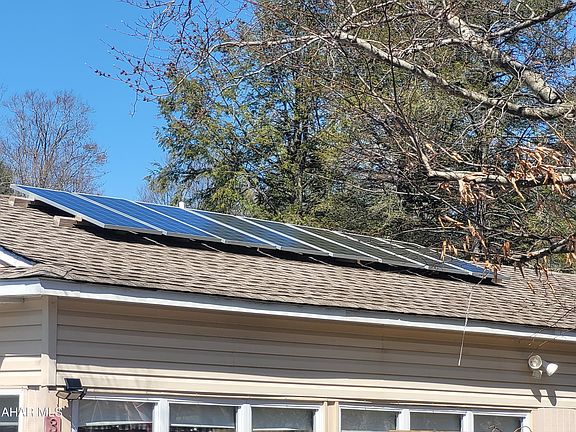 5th image of 302 Fox Ridge Rd