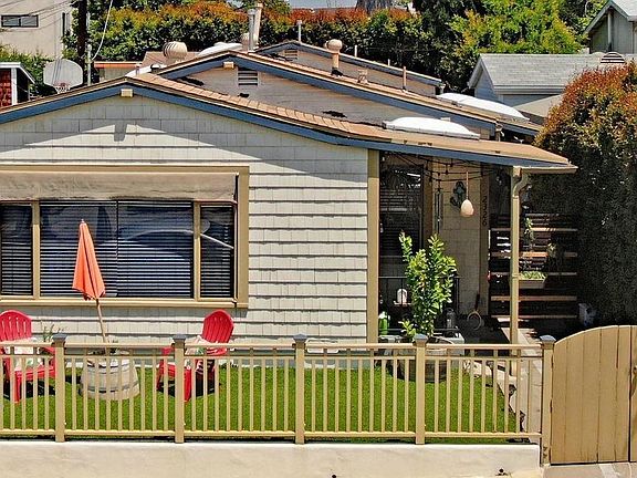 Front patio, there is a new solid fence now for privacy.