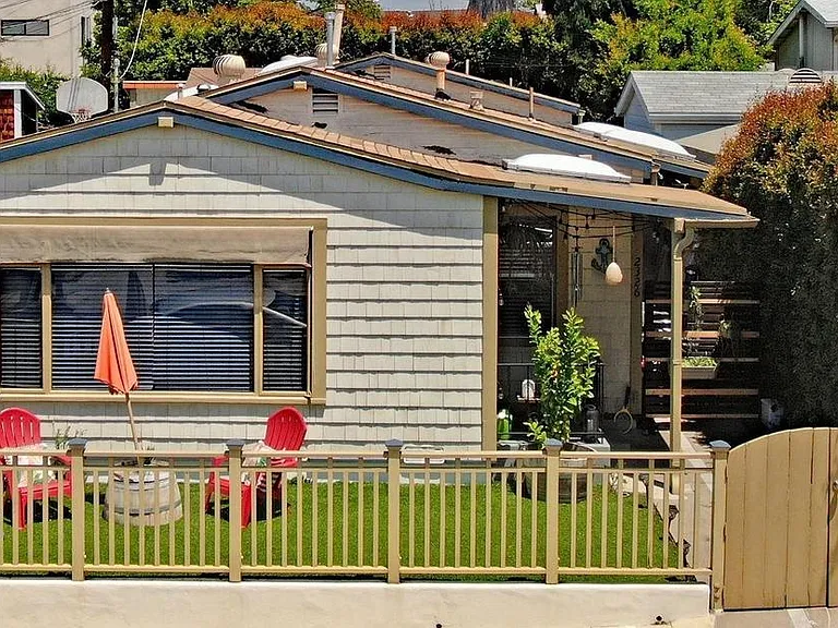 Front patio, there is a new solid fence now for privacy.