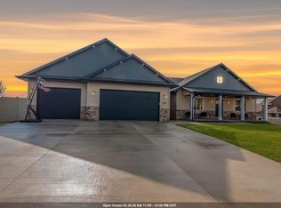 440 Kristy Lee Ct, Green Bay, WI 54311